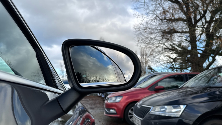 Mercedes-Benz CLA 250e AMG Line Premium 4dr Tip Auto Saloon